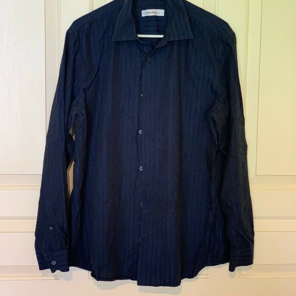 Calvin Klein Men's Button Down Shirt Size Large Dark Blue with Black Stripes
